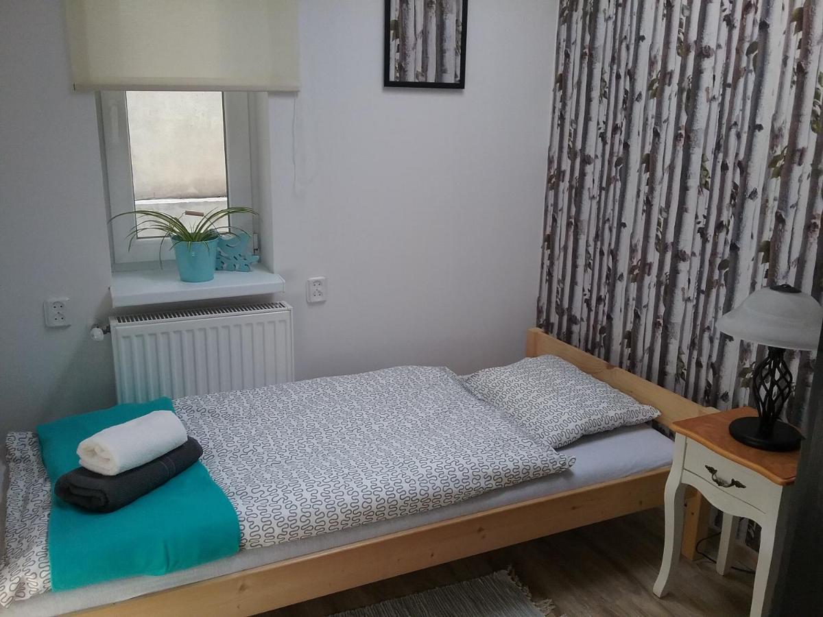 Pokoje Mlodziezowe Apartment Torun Bagian luar foto